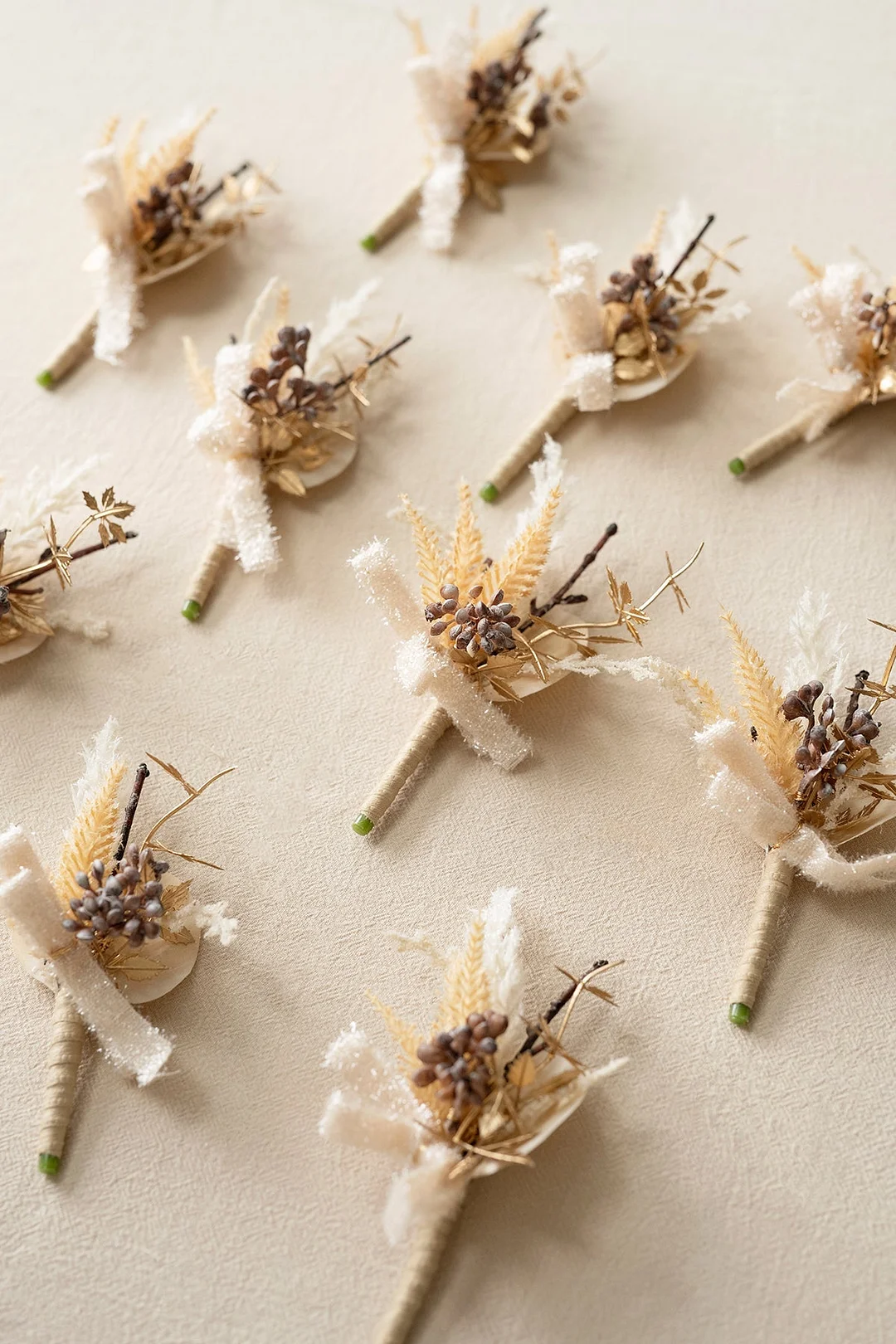 Boutonnieres for Guest in White & Beige