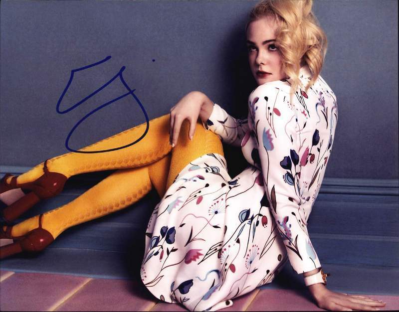 Elle Fanning authentic signed celebrity 8x10 Photo Poster painting W/Cert Autographed A0006