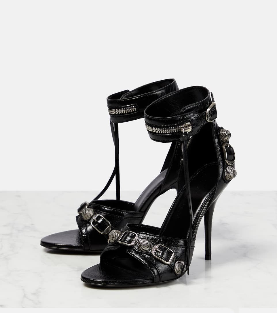 TAAFO Studded Buckle Strap Round Toe Stiletto Sandals