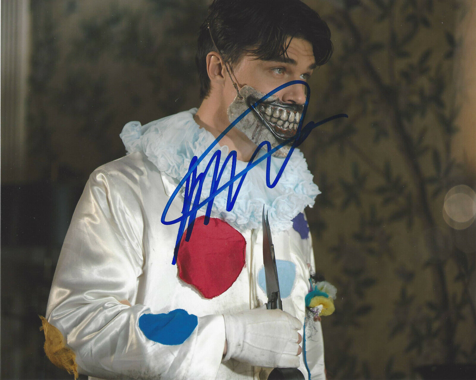 FINN WITTROCK SIGNED AUTHENTIC 'AMERICAN HORROR STORY' 8x10 Photo Poster painting C w/COA ACTOR