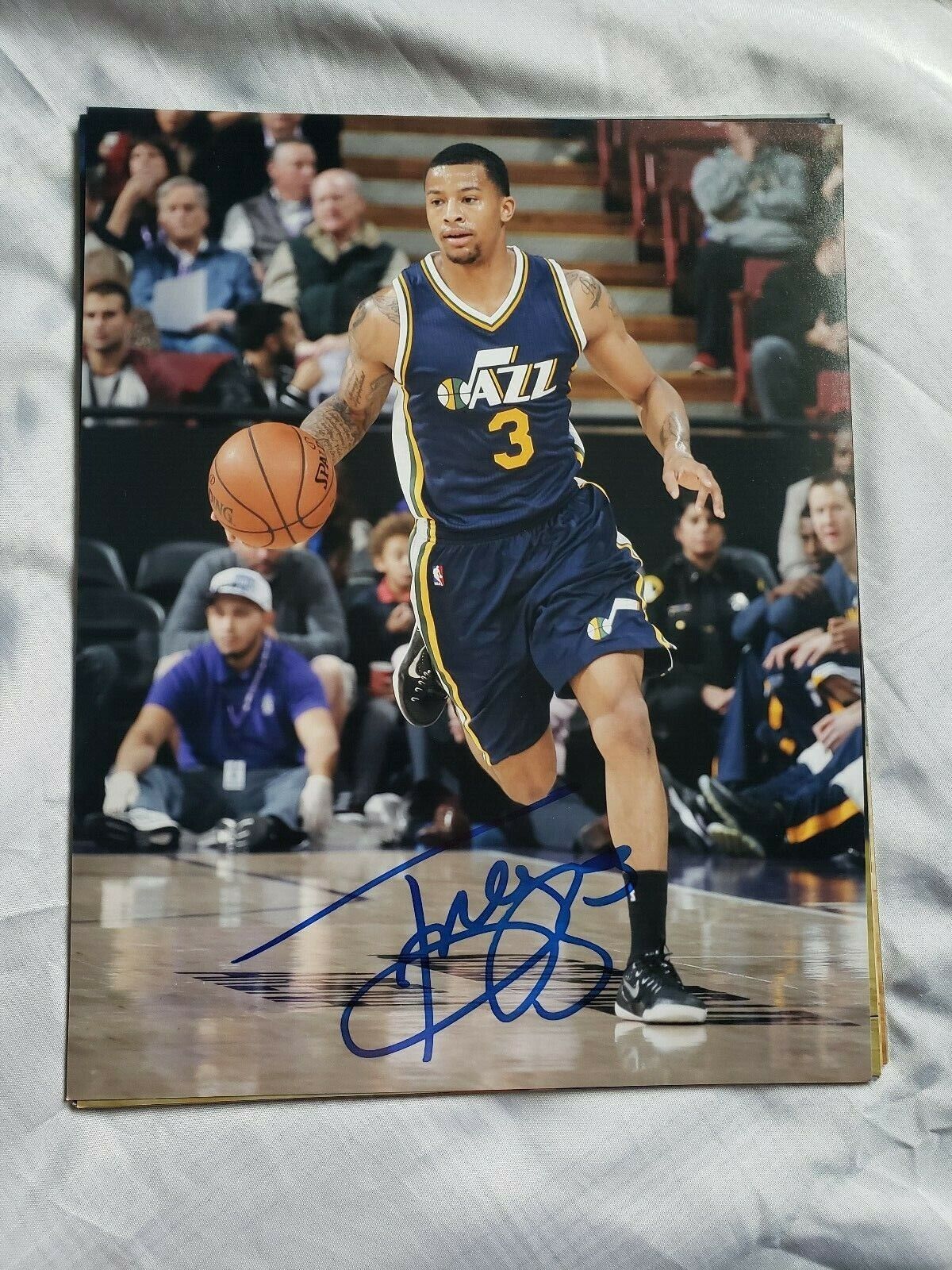 TREY BURKE UTAH JAZZ SIGNED AUTOGRAPHED 8x10 Photo Poster painting COA BASKETBALL MICHIGAN 4