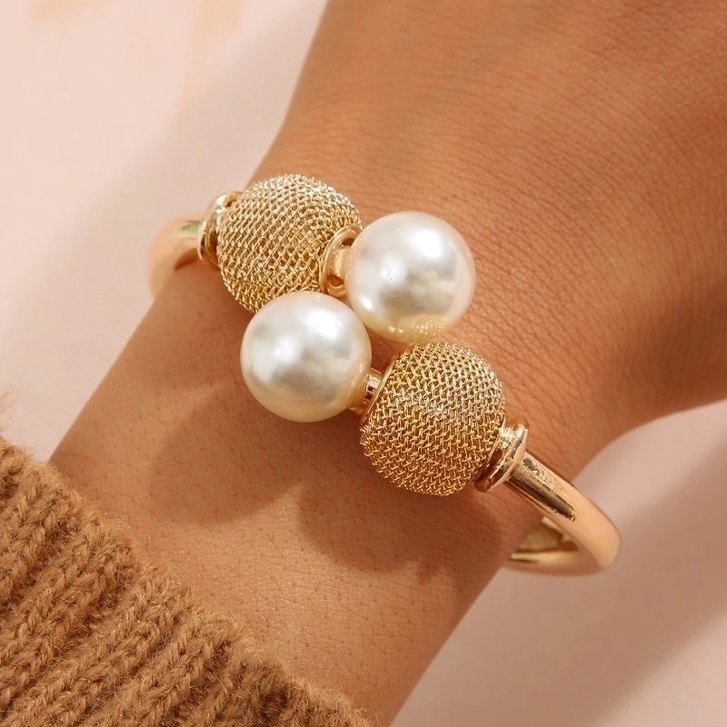 Fashion Geometric Alloy Inlay Artificial Pearls Rhinestones Women's Bangle