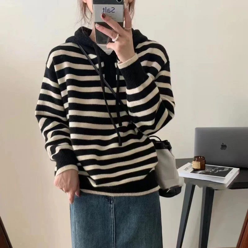 Ueong And Winter New Age-Reducing Sweater Gentle Korean Style Simple Striped Hooded Sweater Female Korean Version Slim Sweater