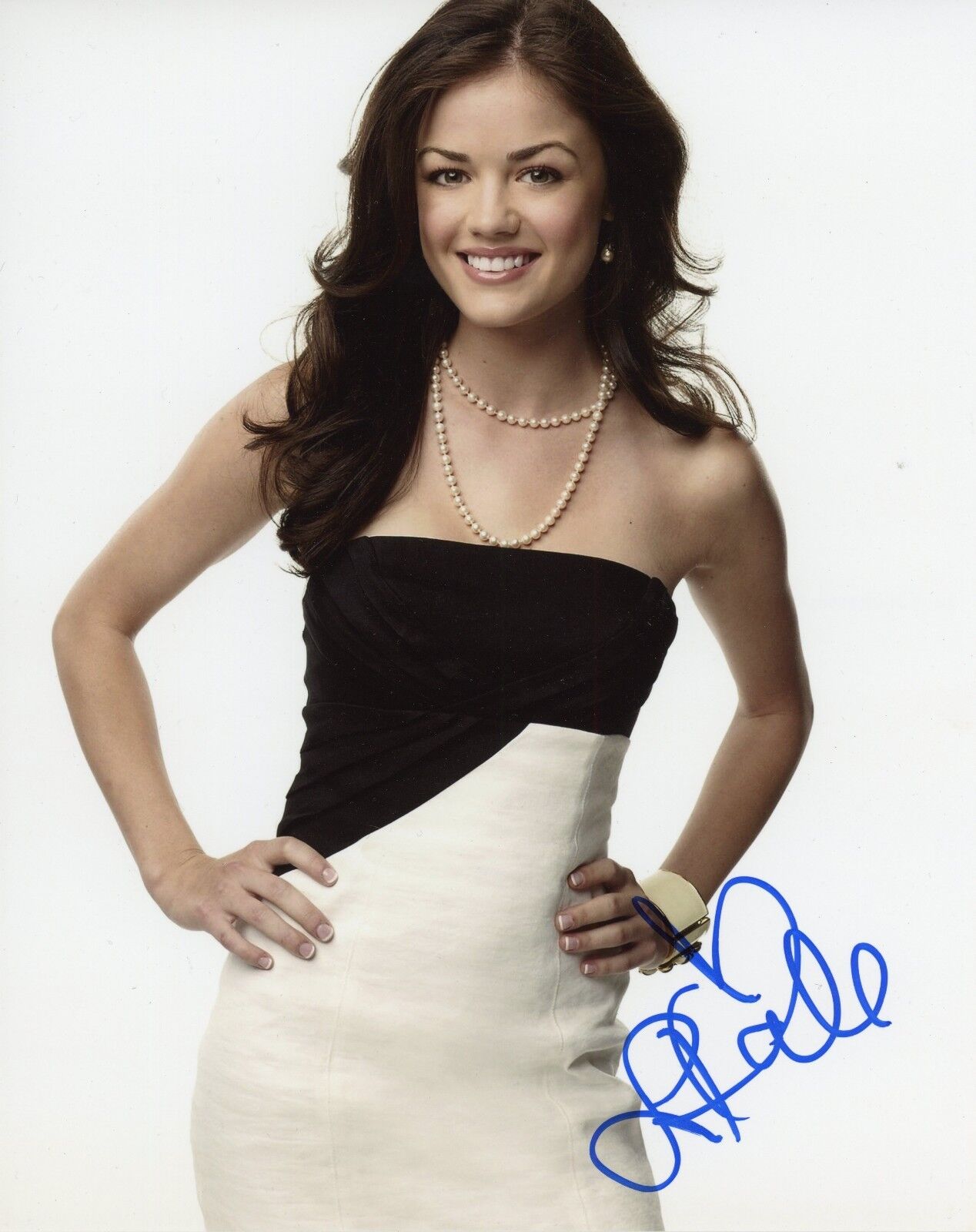 ~~ LUCY HALE Authentic Hand-Signed PRETTY LITTLE LIARS