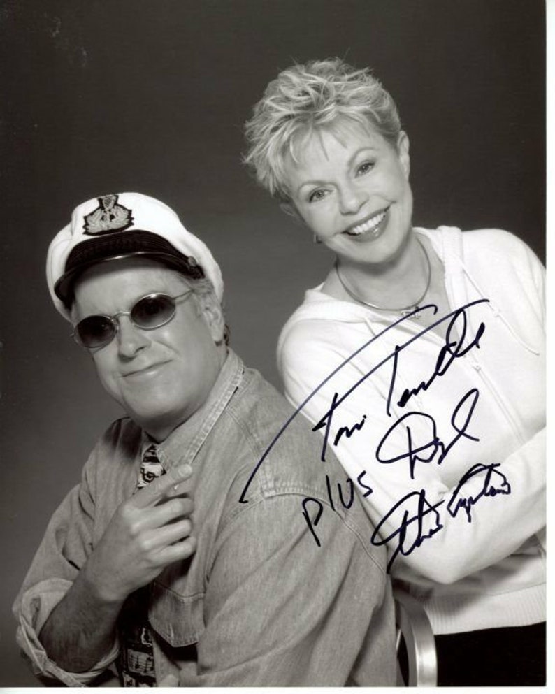 Toni tennille and captain daryl dragon signed autographed Photo Poster painting