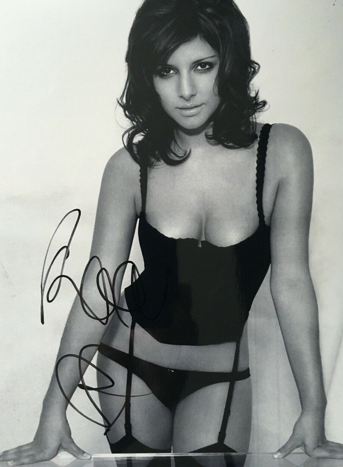 ROXANN PALLETT - POPULAR BRITISH ACTRESS - STUNNING SIGNED SEXY Photo Poster paintingGRAPH