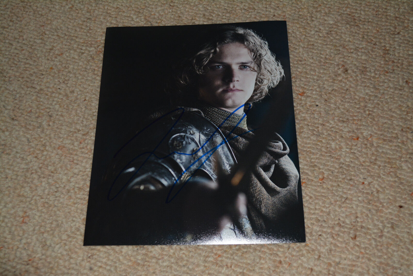 FINN JONES signed autograph In Person 8x10 (20x25 cm) GAME OF THRONES