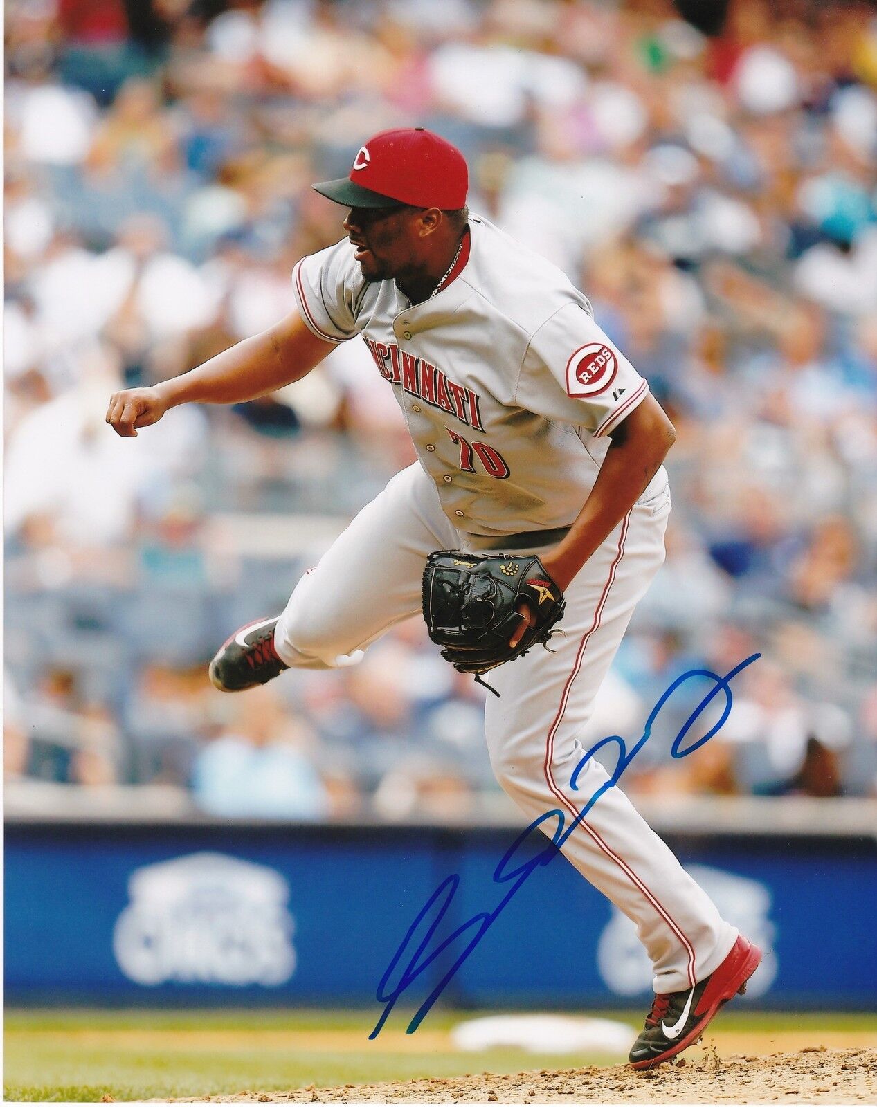 JUMBO DIAZ CINCINNATI REDS ACTION SIGNED 8x10