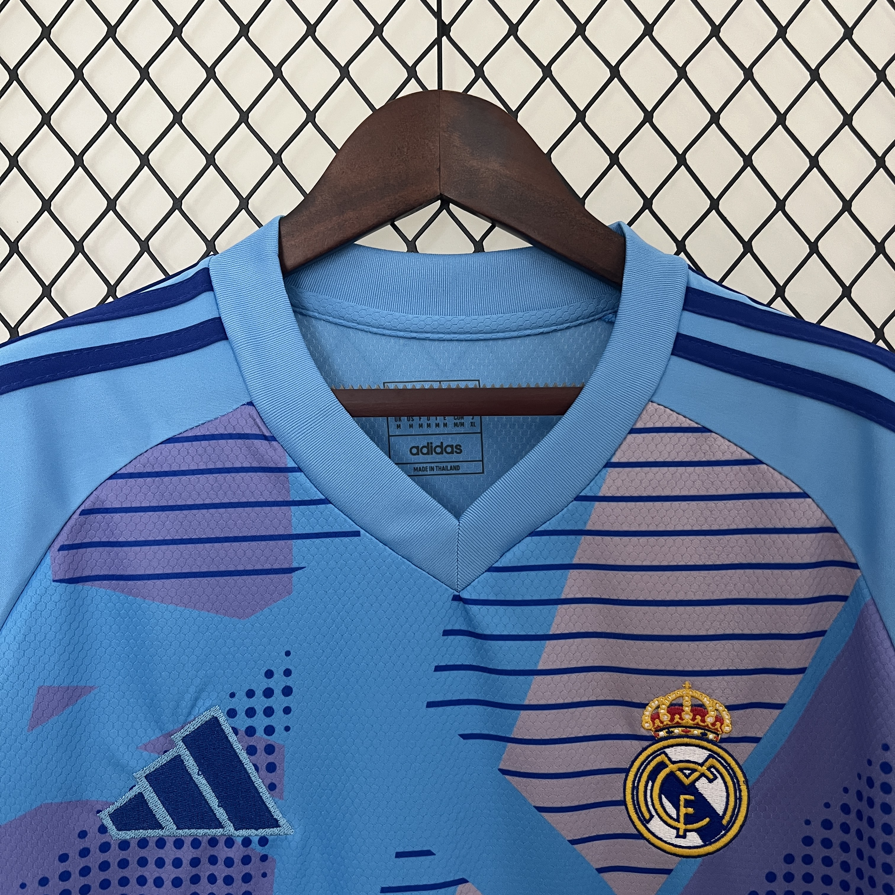 24/25 Real Madrid Goalkeeper Blue Football Shirt Thai quality