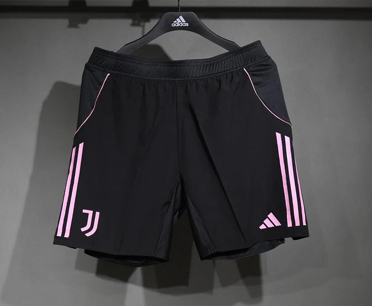 25/26 Juventus Home Shorts Player Edition