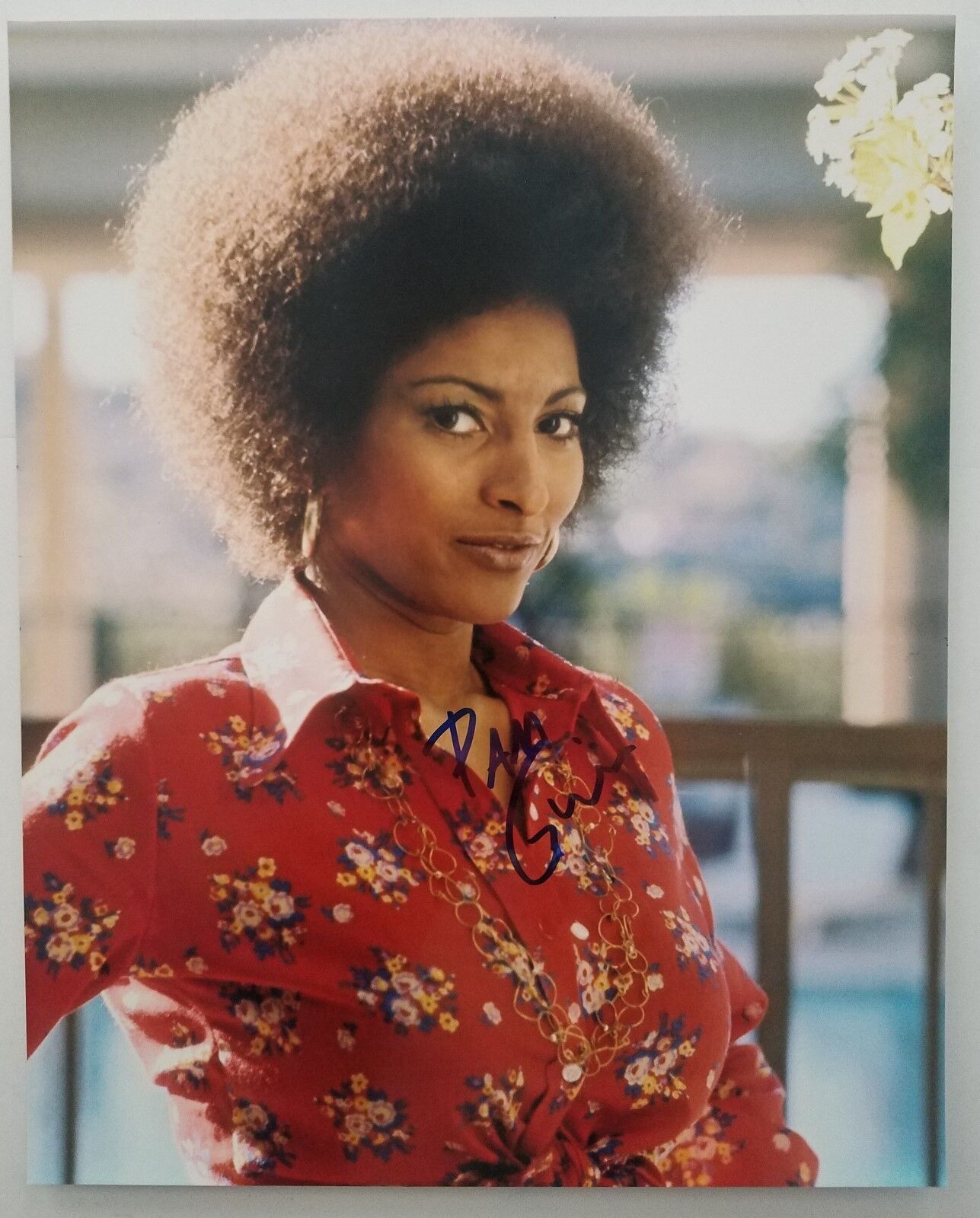 Pam Grier Signed 8x10 Photo Poster painting Actress Foxy Jackie Brown Coffee Mars Attacks RAD