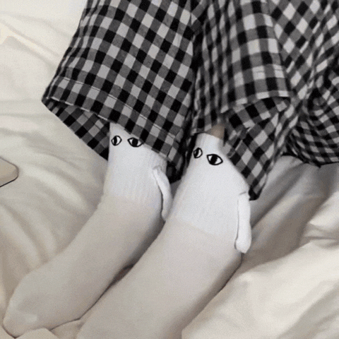 magnetic hand to hand smile couple socks sox
