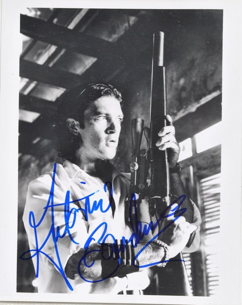 ANTONIO BANDERAS ASSASSIN Signed Photo Poster painting wcoa