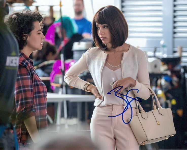 Zoe Kravitz (Rough Night) in-person shirtless signed 8x10 Photo Poster painting