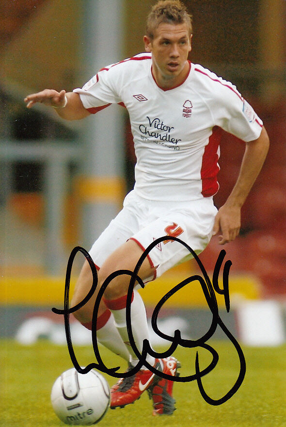 NOTTINGHAM FOREST HAND SIGNED LUKE CHAMBERS 6X4 Photo Poster painting.