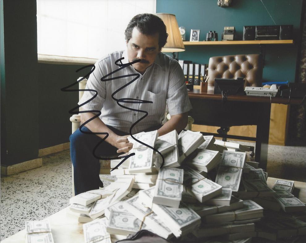 WAGNER MOURA SIGNED NARCOS TV SHOW 8X10 Photo Poster painting F COA PROOF PABLO ESCOBAR NETFLIX