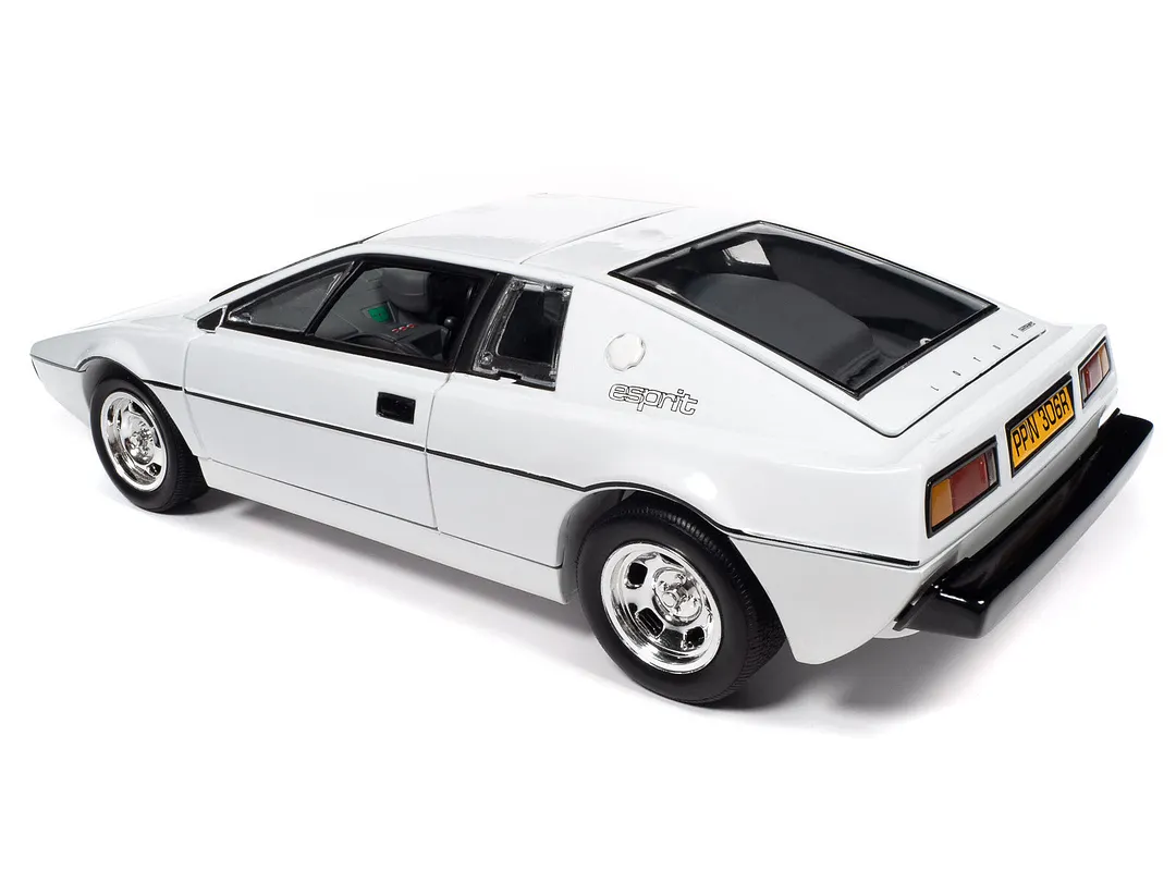 James Bond 1971 Lotus Espirit Series 1 (The Spy Who Loved Me) 1:18 Scale