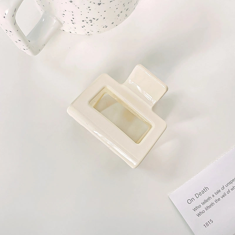 Minimalist Solid Color Arylic Hair Claws