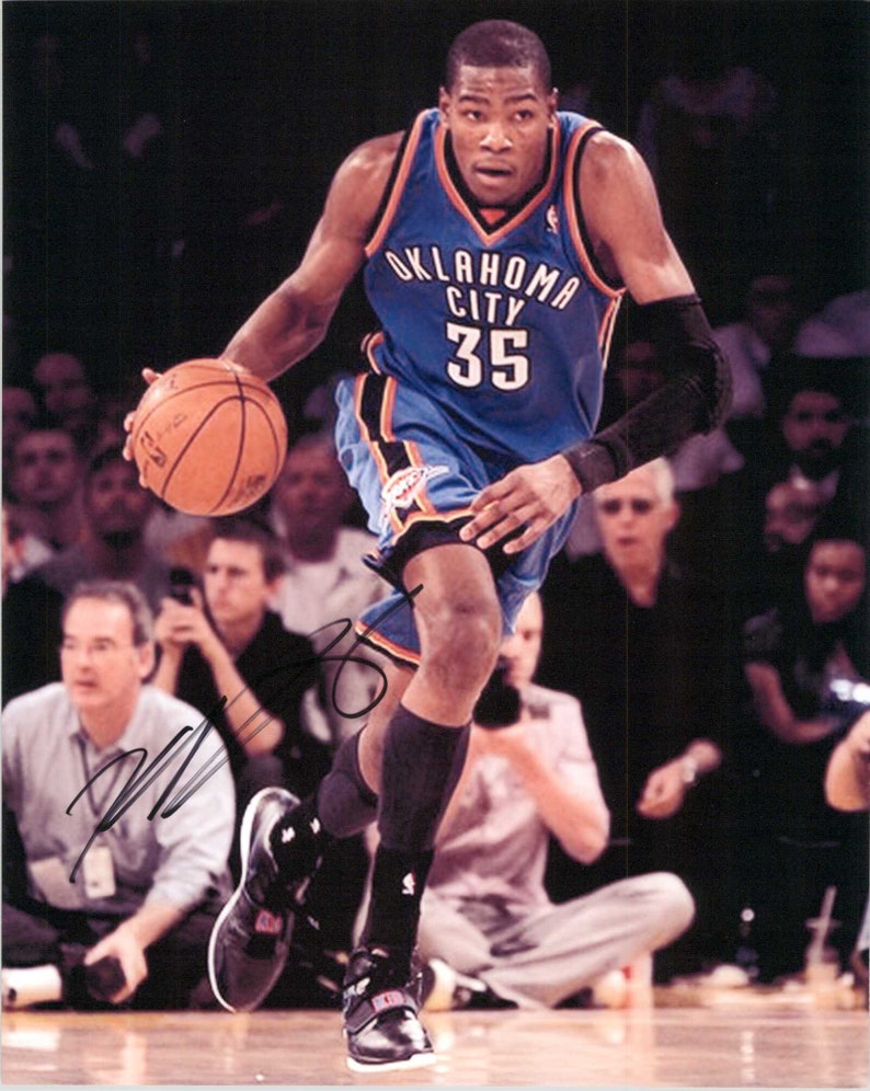 Kevin Durant Signed Autographed Glossy 8x10 Photo Poster painting Oklahoma City Thunder - COA Matching Holograms