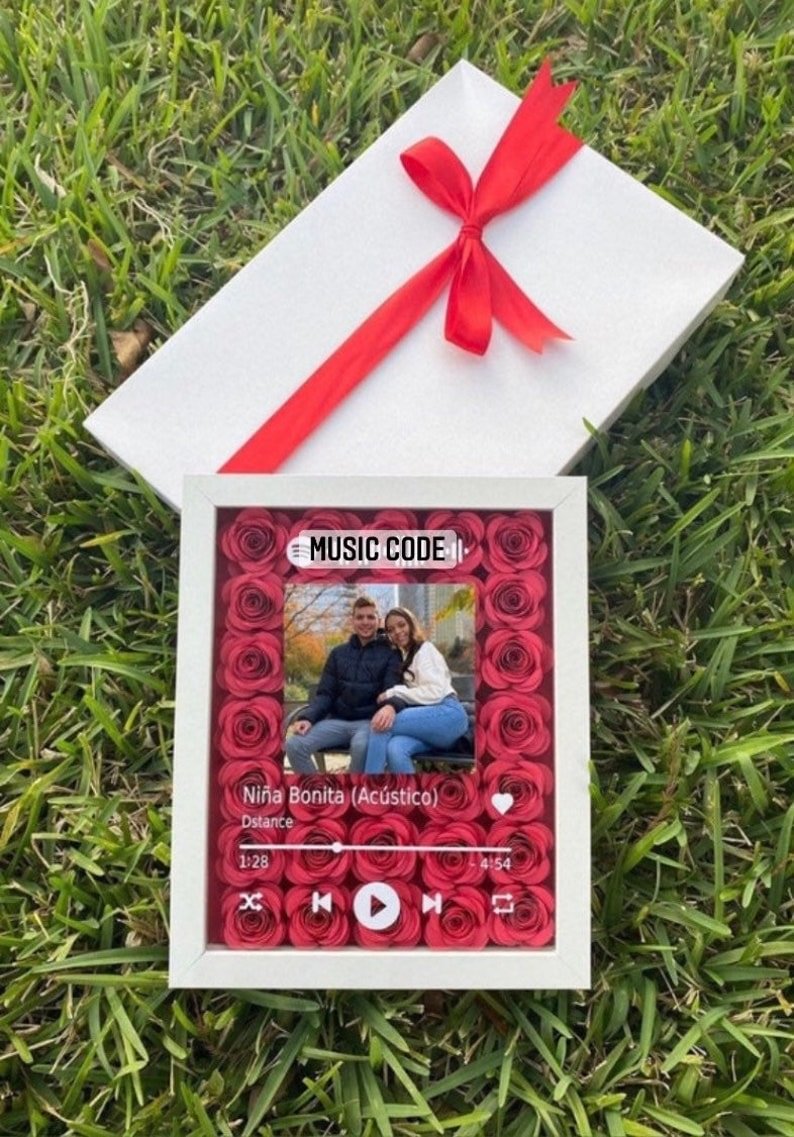 Personalized WHITE Shadow Box, White frame Music Shadow Box