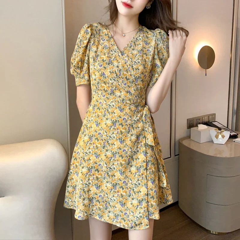 Uveng Uveng Summer New Super Fairy Department Waist Show Thin V Neck Floral A Piece Of Large Pendulum Short-Sleeved Dress Female Ins