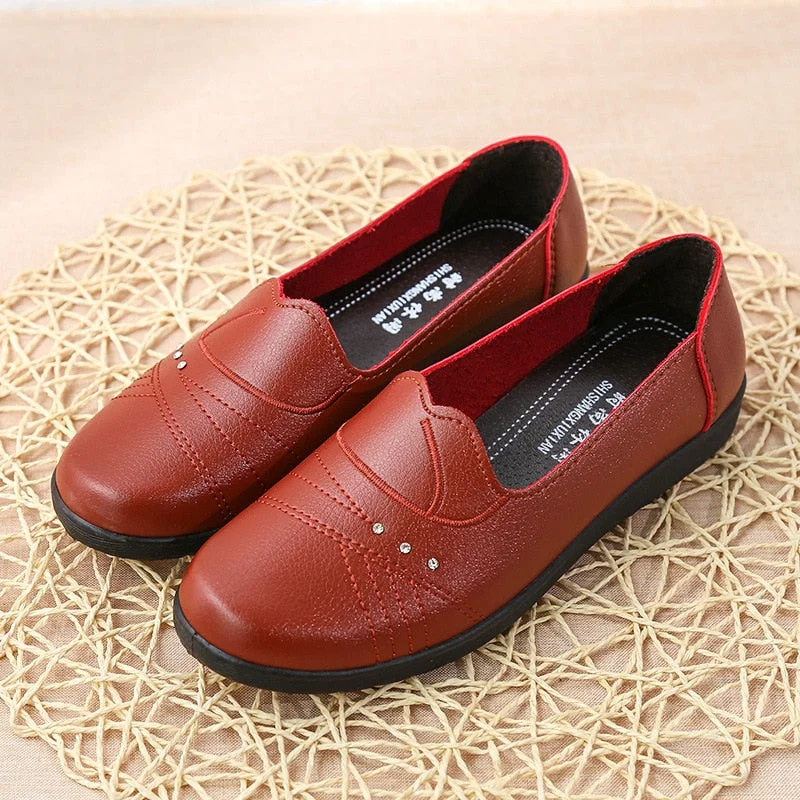 Spring Women Flat Shoes Leather Casual Loafers Female Fashion Slip On Moccasins Mother Shoes Comfort Ladies Footwear