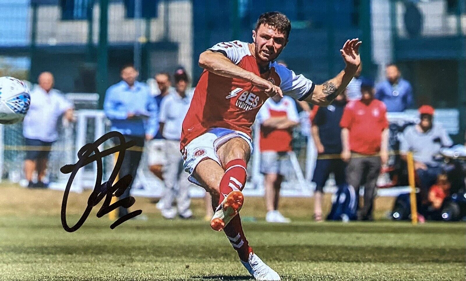 Joe Maguire Genuine Hand Signed Fleetwood Town 6X4 Photo Poster painting