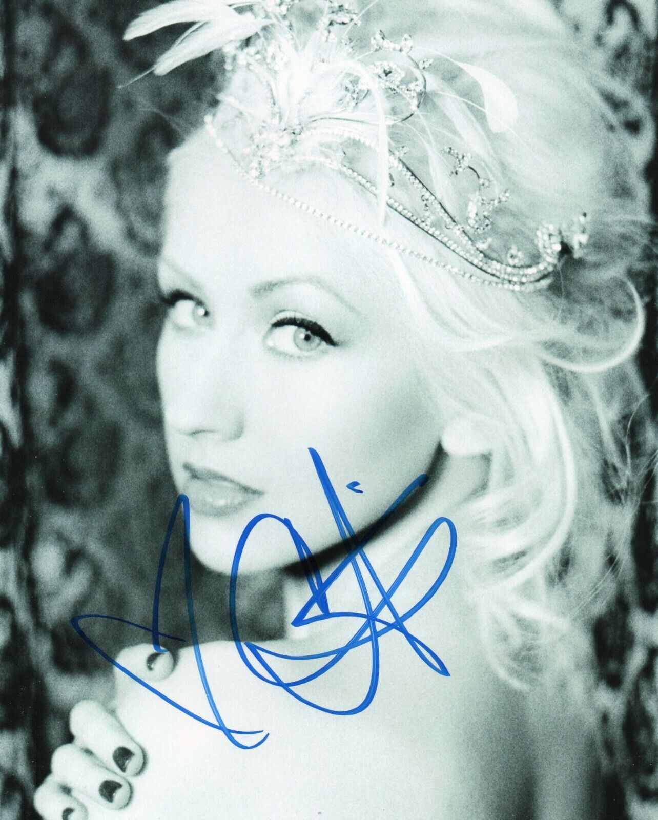 Autographed Christina Aguilera signed 8 x 10 Photo Poster painting Cute