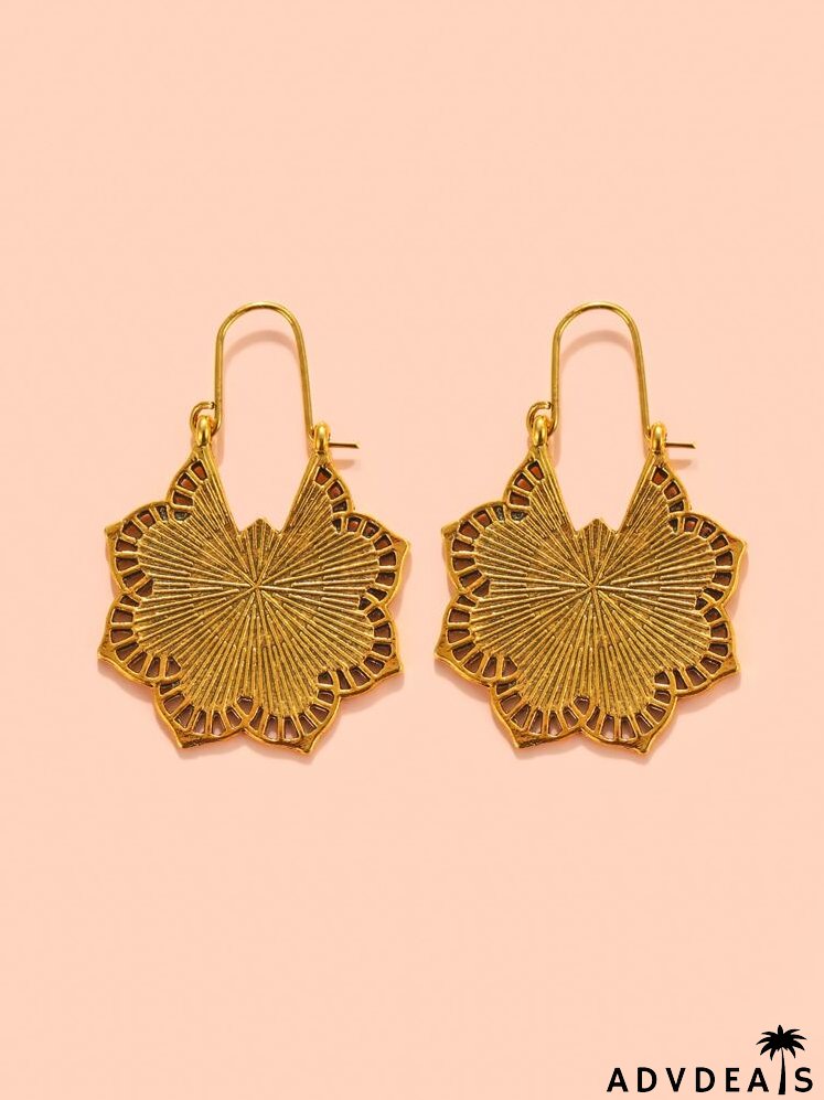 Hollow Out Flower Design Hoop Earrings