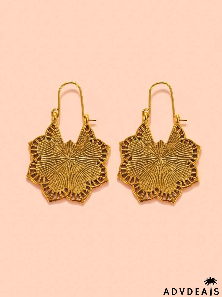 Hollow Out Flower Design Hoop Earrings