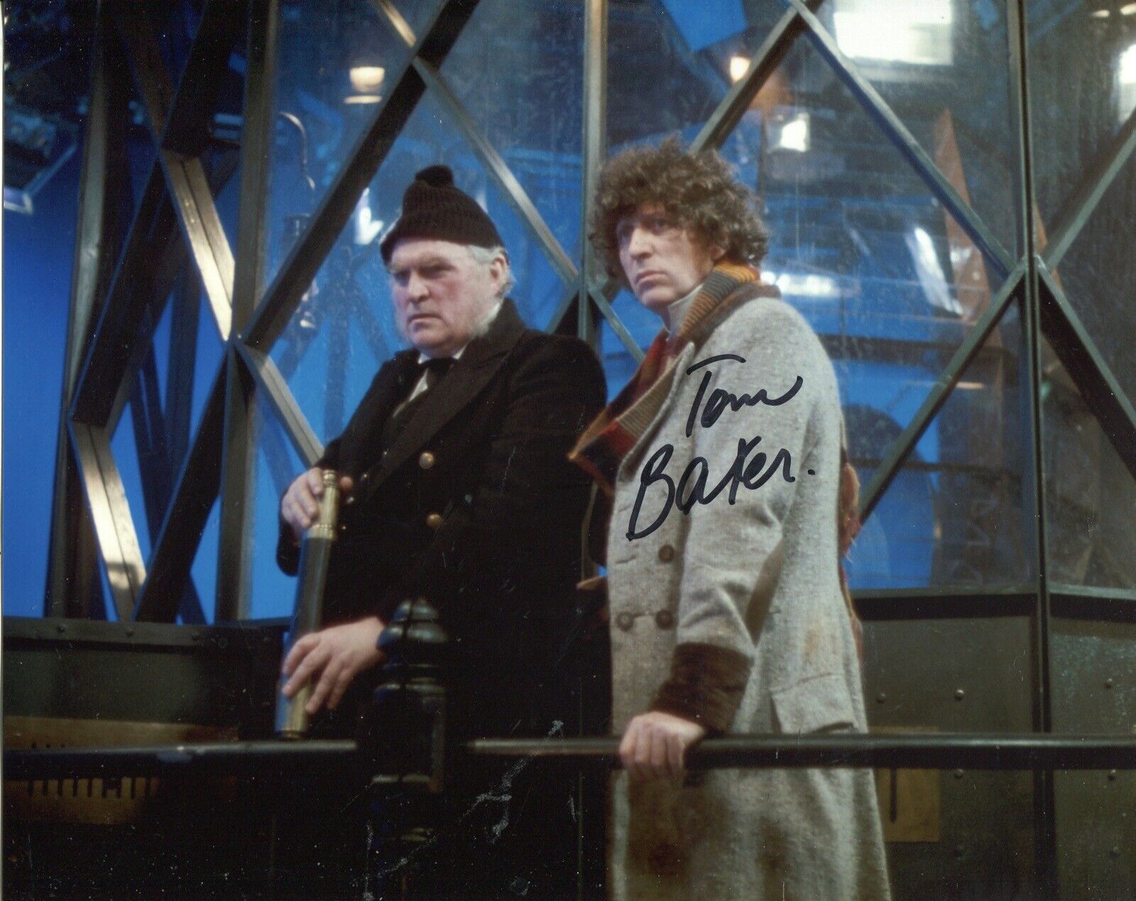 Actor Tom Baker hand signed Doctor Who TV series Photo Poster painting REF90 - UACC DEALER