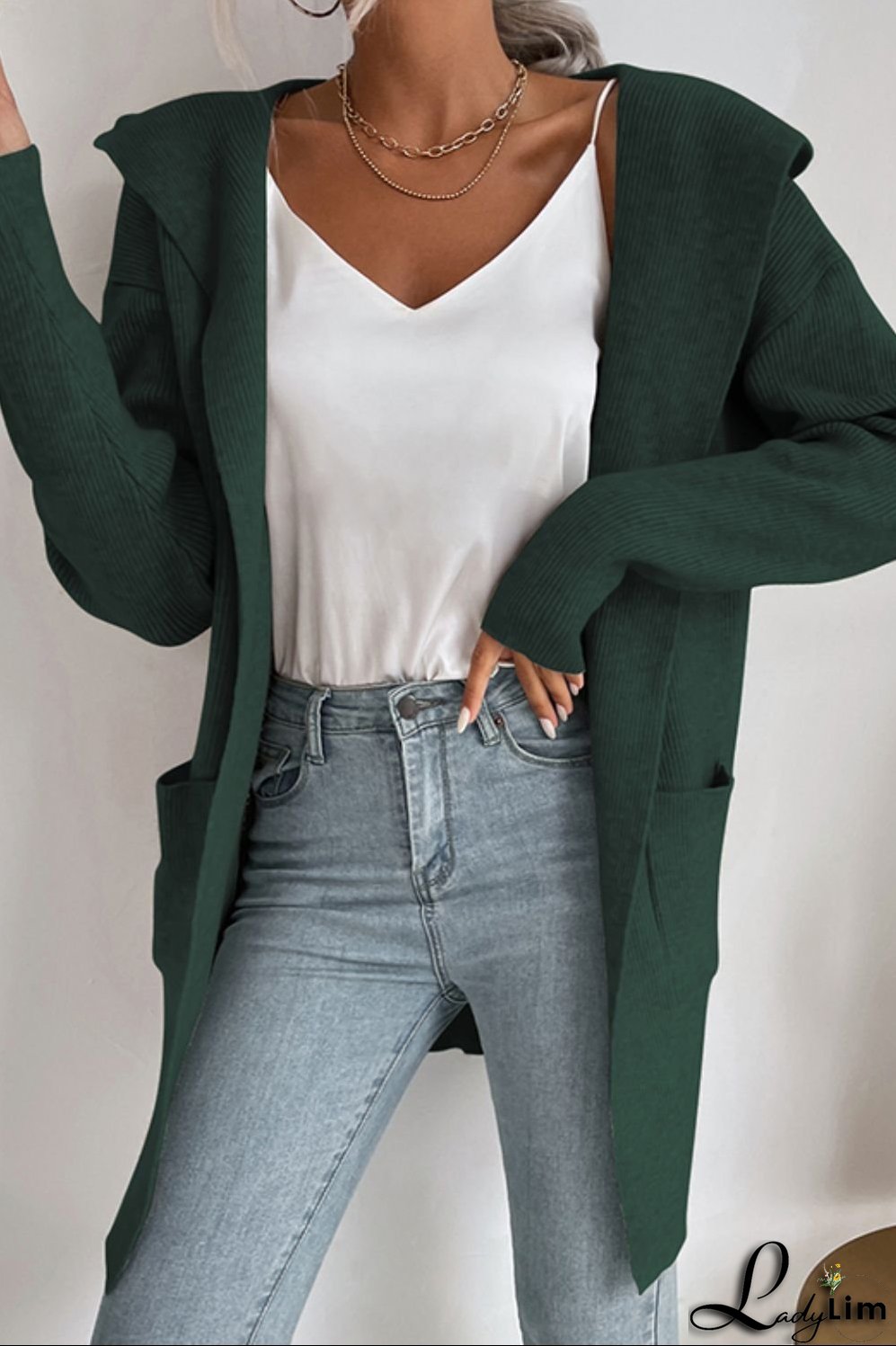 Effortless and Trendy Cardigan