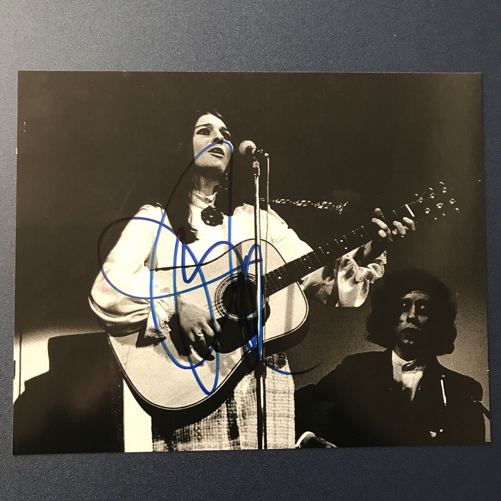 JUDY COLLINS HAND SIGNED 8x10 Photo Poster painting AUTOGRAPHED SINGER AUTHENTIC VERY RARE COA