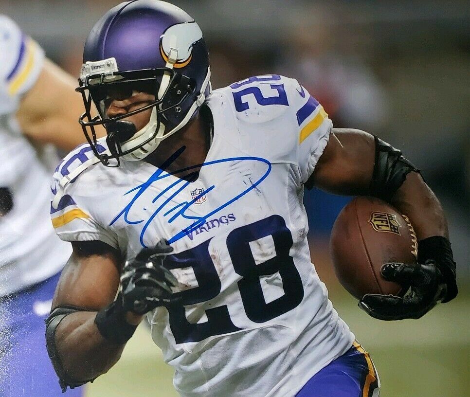 Adrian Peterson Signed Autographed 8 x 10 Photo Poster painting ( Vikings ) REPRINT