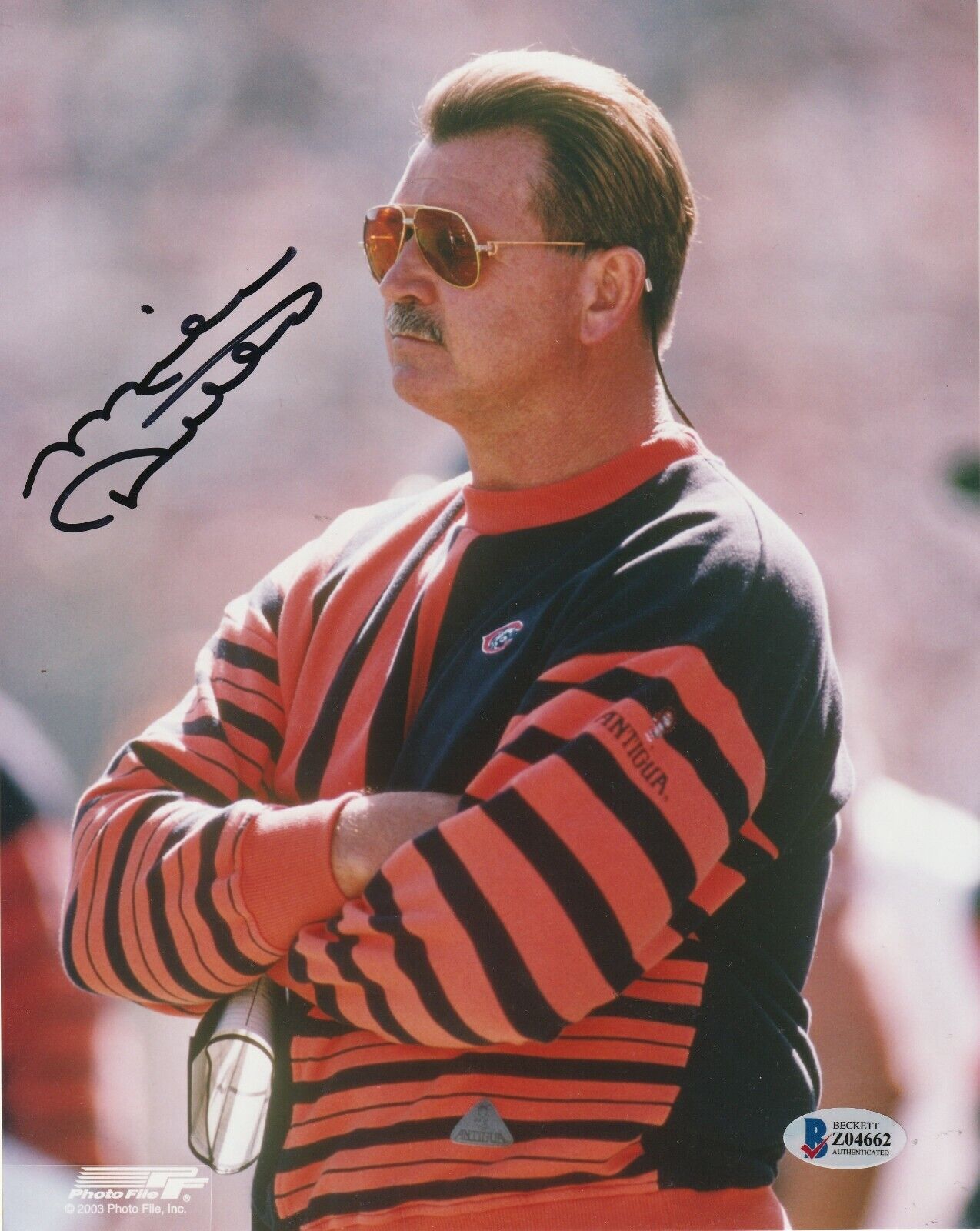 MIKE DITKA Signed Striped Sweater Chicago BEARS 8x10 Photo Poster painting with Beckett COA