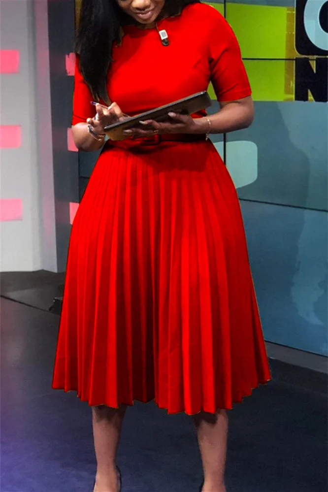 Short-sleeve pleated dress