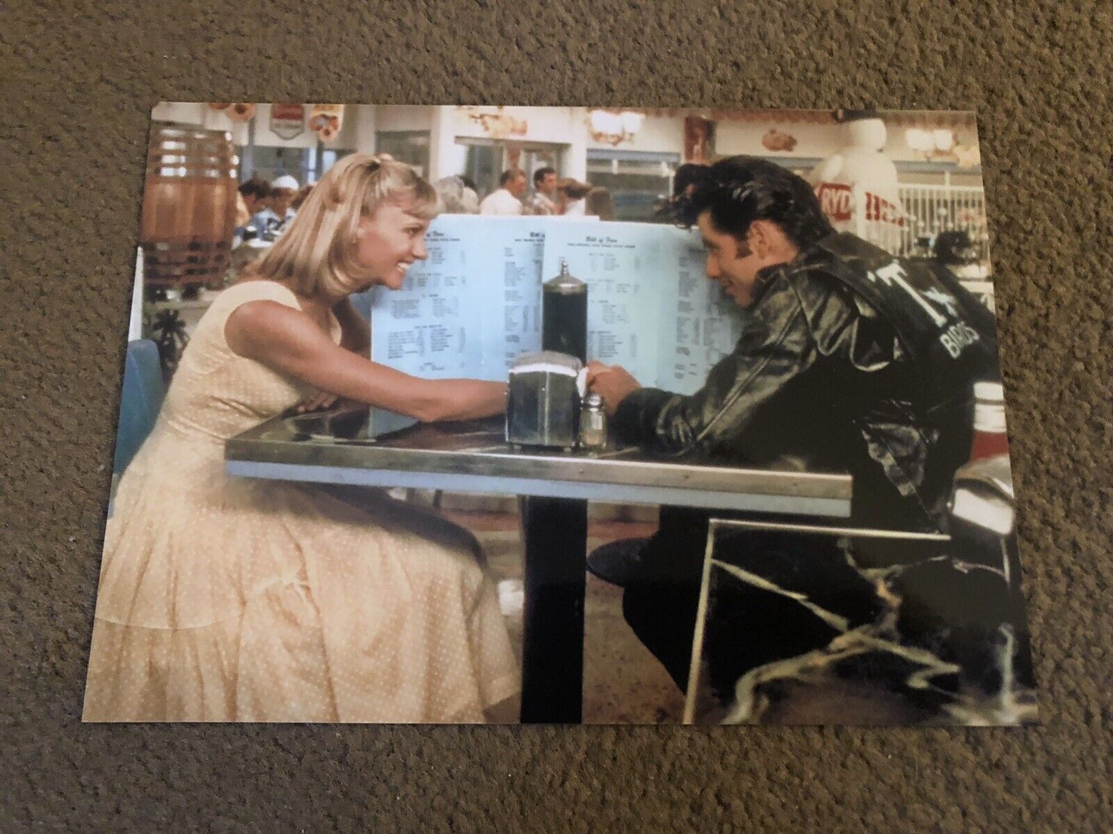 JOHN TRAVOLTA & OLIVIA NEWTON-JOHN (GREASE) UNSIGNED Photo Poster painting- 7x5”