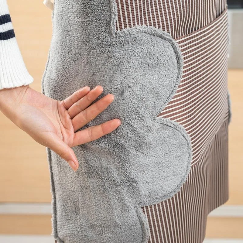 Waterproof and oil proof apron can wipe hands