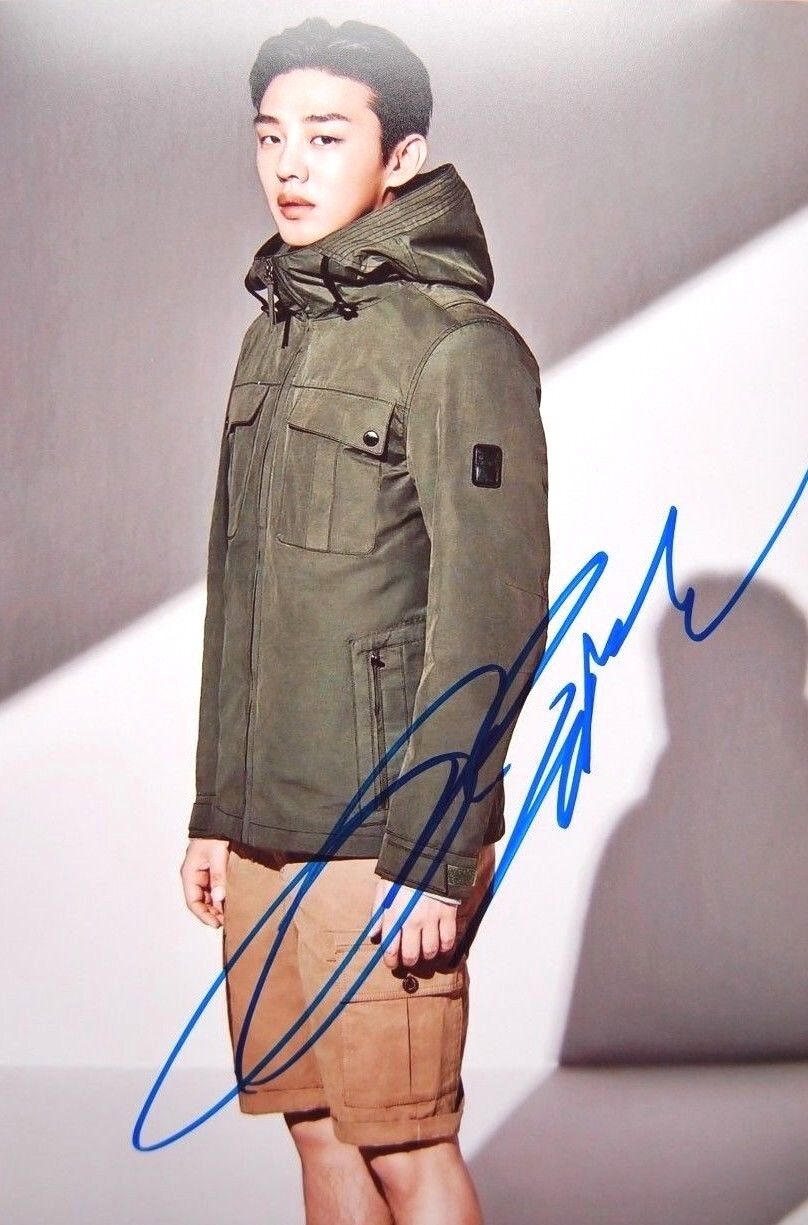 YOO AH-IN In-Person Signed Autographed Photo Poster painting RACC TRUSTED SELLER Hellbound