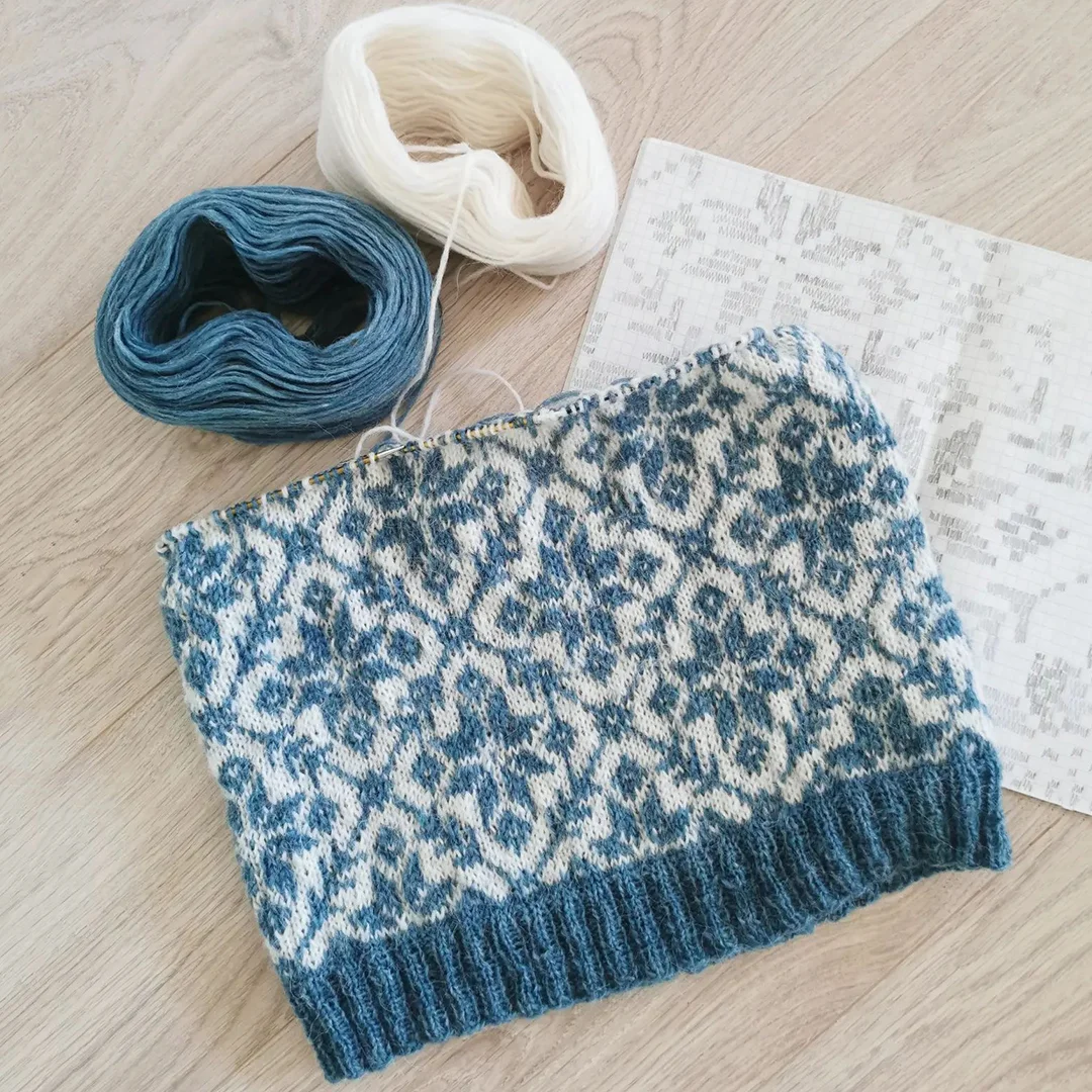 Vintage Snowflake Pattern Knitted Turtleneck Sweater