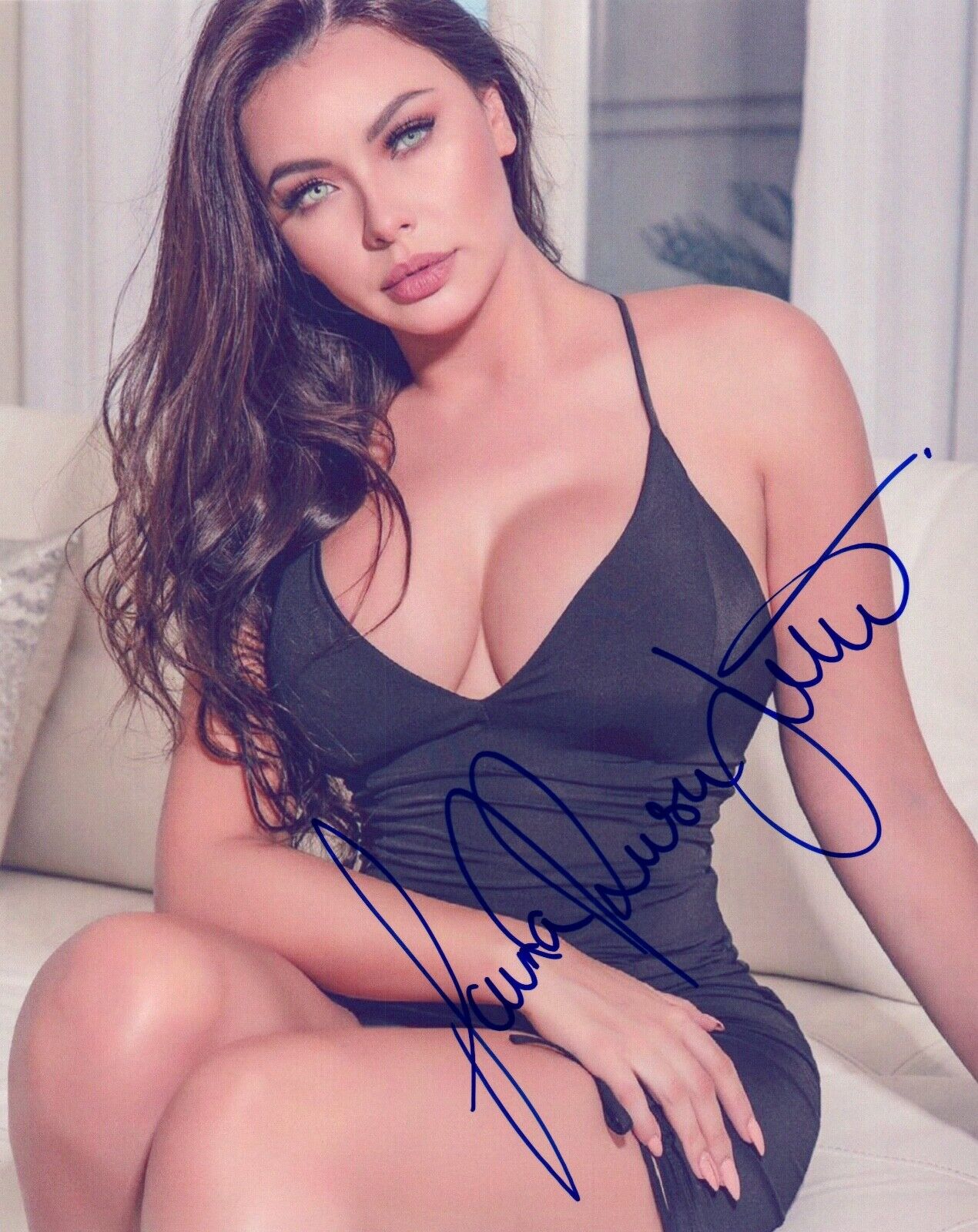 Laura Diosa Giraldo Signed Autographed 8x10 Photo Poster painting Model COA