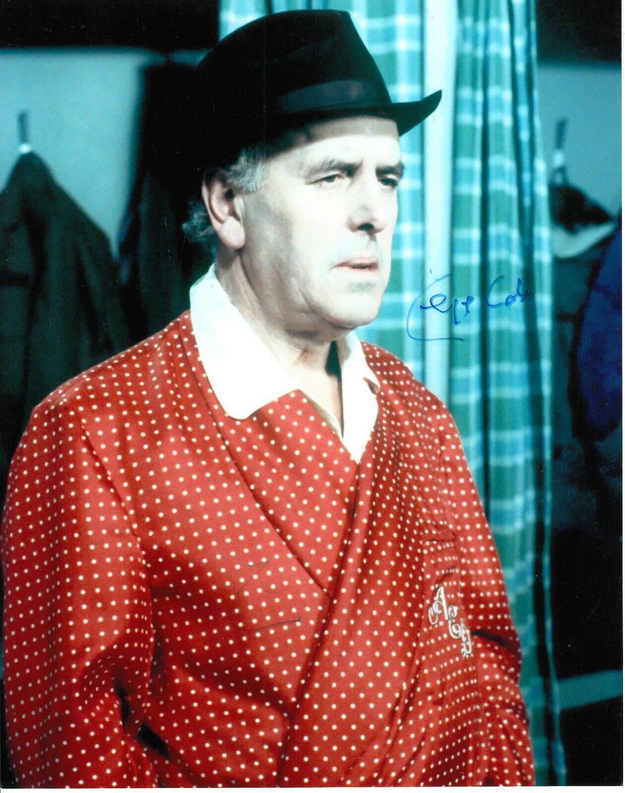 GEORGE COLE SIGNED MINDER Photo Poster painting UACC RD 242