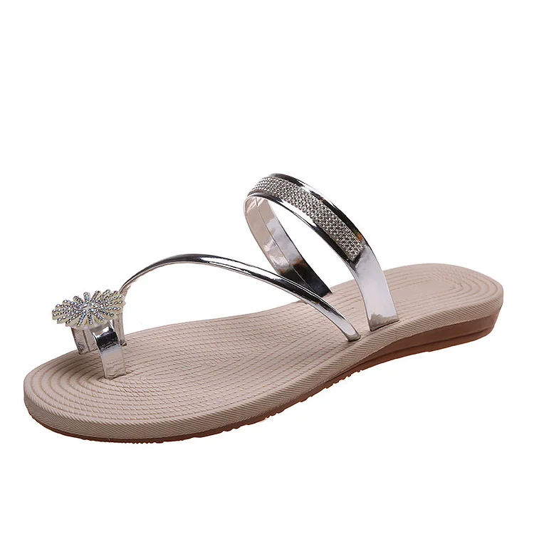 Large Size Women's Shoes European And American Beach Sandals Women Wear Rhinestone Toe Flat Slippers