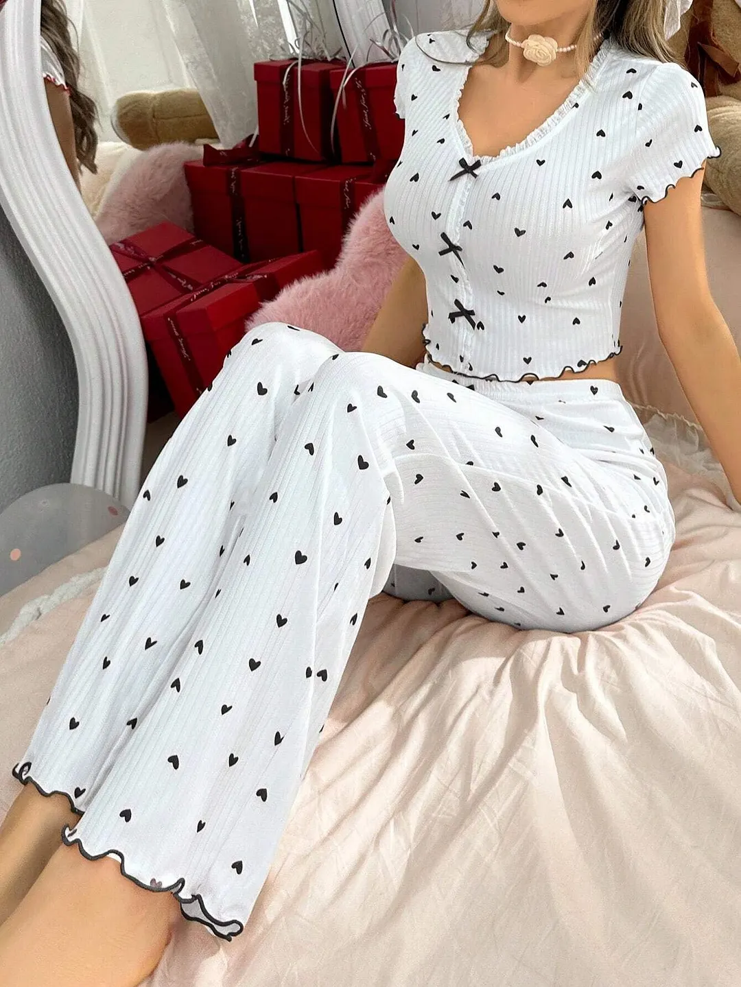 Brownm Hot Sales Of Printed Home Clothes Rolls Love V Collar Long Sleeves Pajamas Women Can Wear Trousers Two Sets