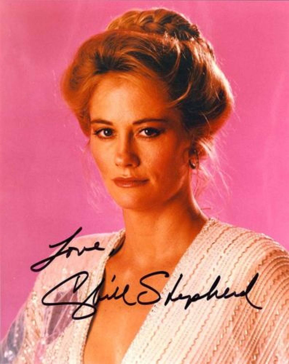 CYBILL SHEPHERD AUTOGRAPHED SIGNED 8X10 Photo Poster painting PINK BACKGROUND HAIR UP WITH COA