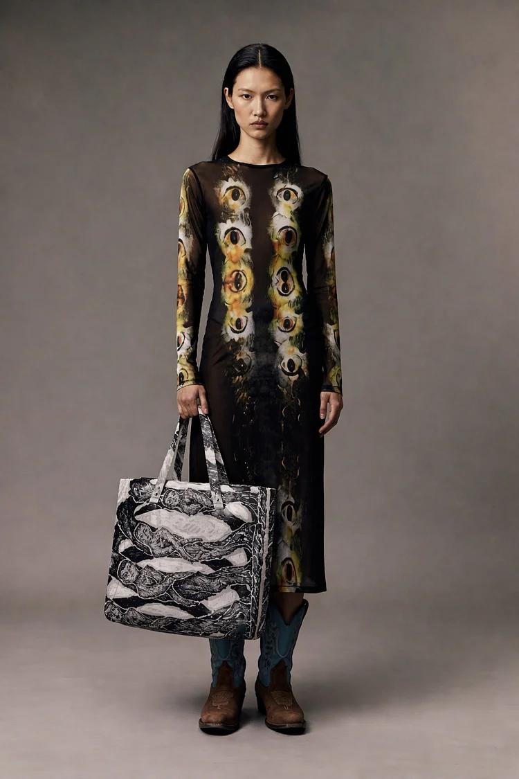 YANG YU Tote Bag - 3 Recycled Water Bottles - White