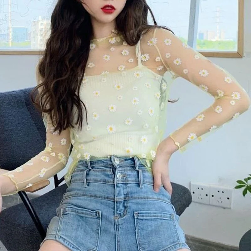 New small fresh summer daisy flower net cloth printed T-shirt Korean women long-sleeved fishnet T-shirt top Fashion sun protecti