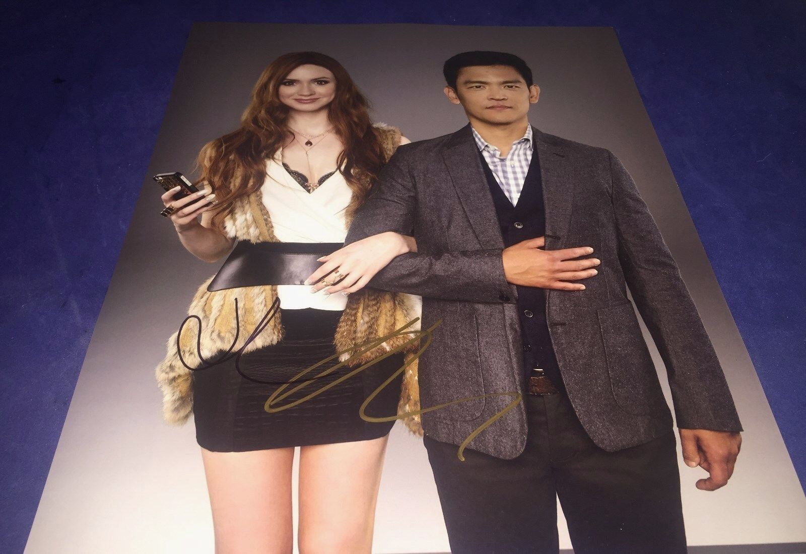 Karen Gillan & John Cho In Selfie Hand Signed 11x14 Photo Poster painting Autographed COA Proof