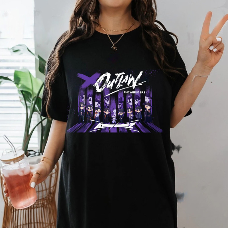 ATEEZ THE WORLD EP.2 : OUTLAW Animated Image T-shirt