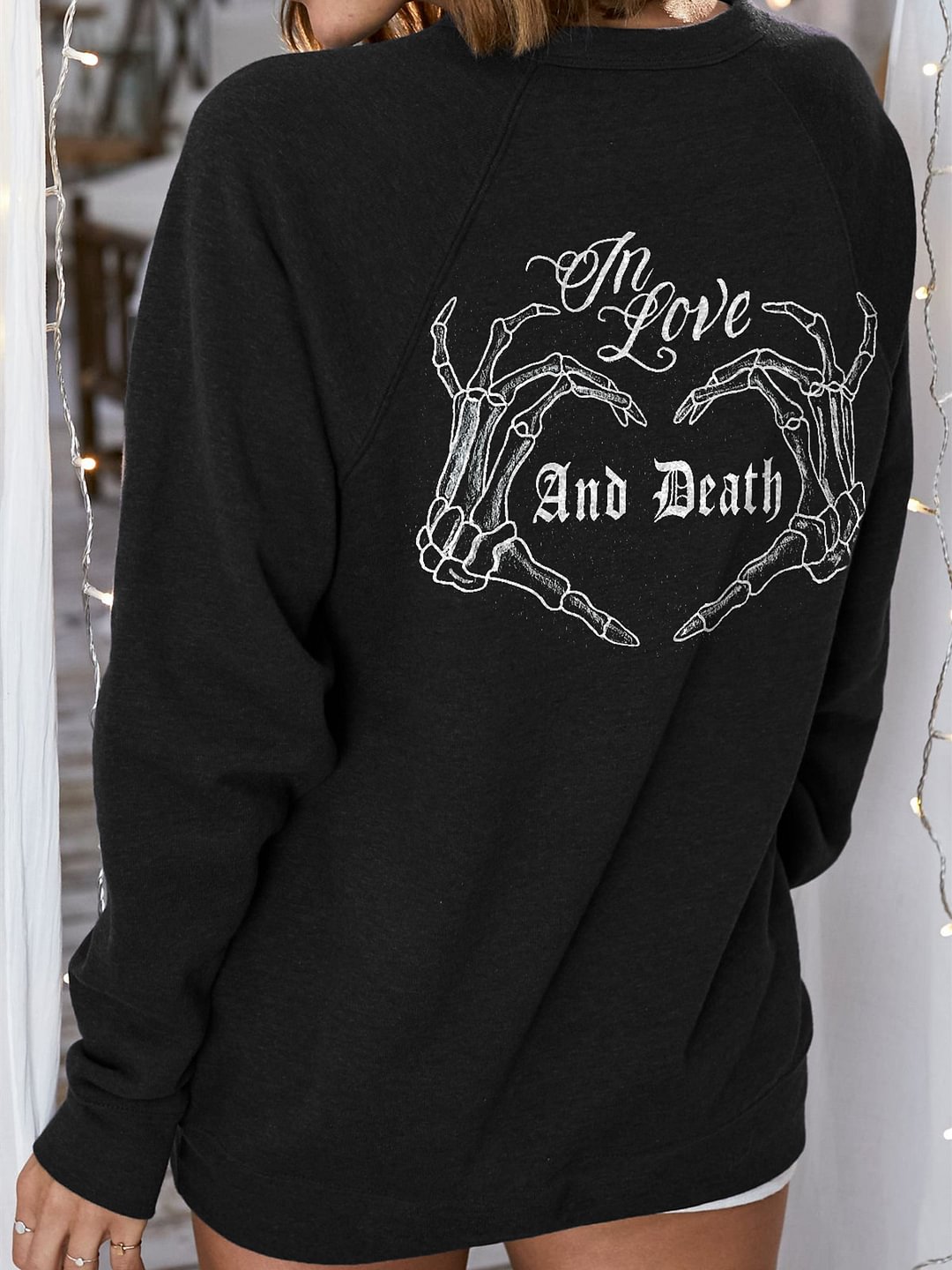 In Love And Death Printed Women's Sweatshirt - Minnieskull